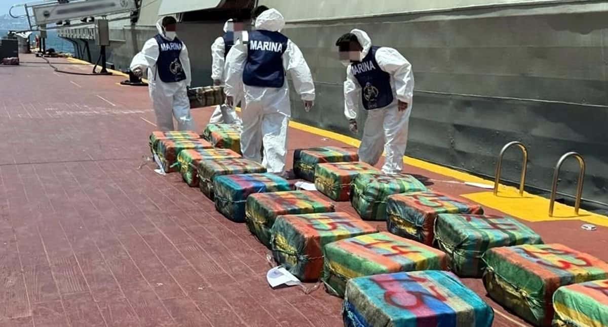 Semar asegura 1.8 toneladas de cocaína en costas de Guerrero