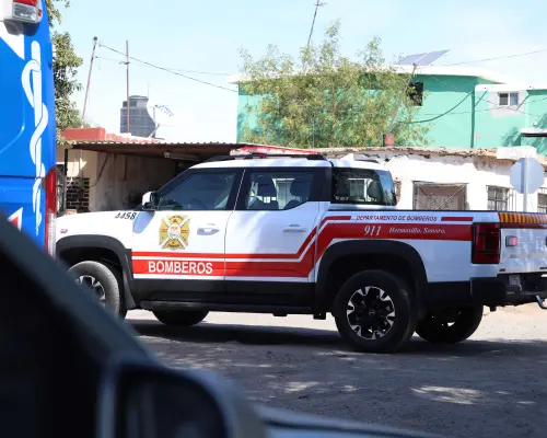 Auxilian a persona que cayó y se fracturó
