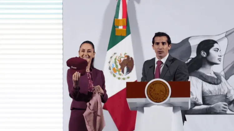 Rommel Pacheco estuvo presente en Palacio Nacional con la presidenta Sheinbaum. (ESPECIAL/EXPRESO)