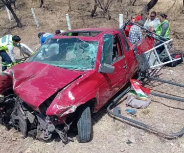 Accidente en tramo carretero Ímuris-Nogales deja un adulto mayor lesionado