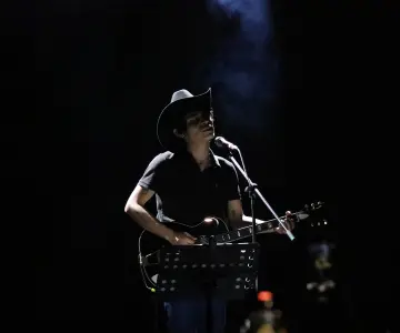 Envuelve la nube de Ed Maverick a Hermosillo en Festival Humano
