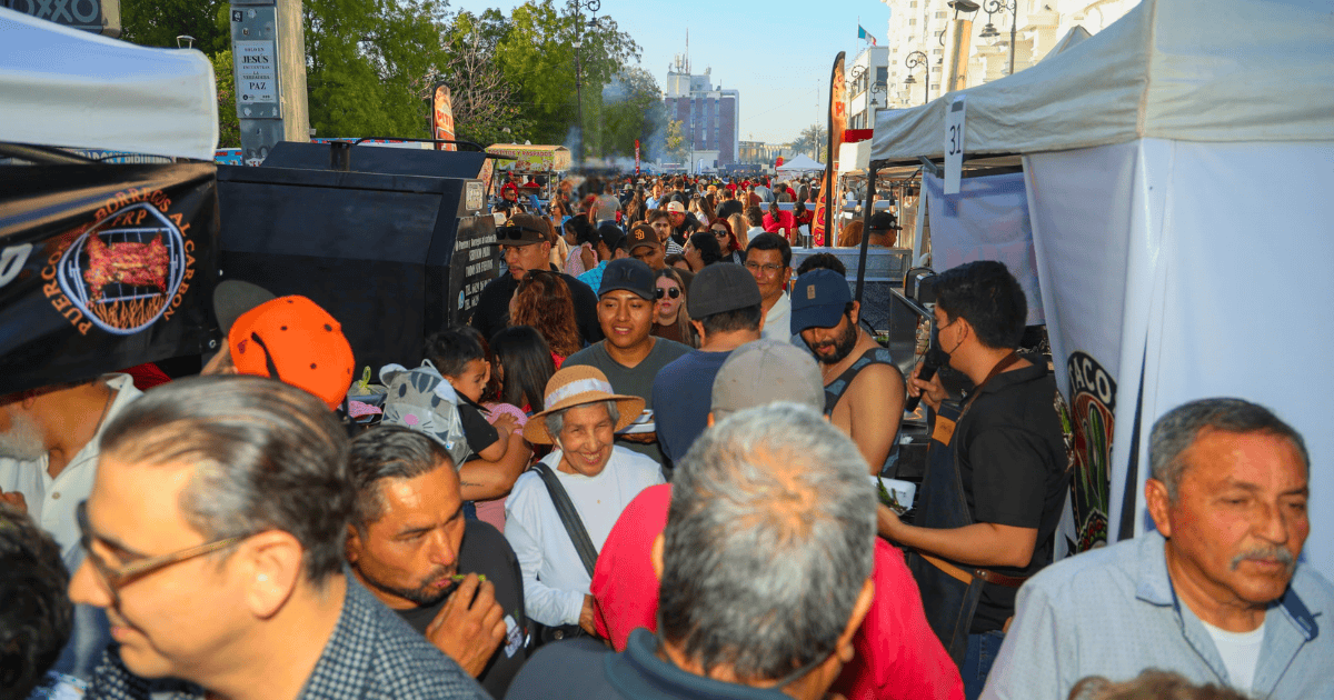 Taco Fest reúne a cientos de familias en la Plaza Zaragoza
