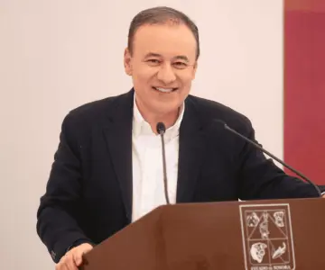 Alfonso Durazo se somete a cirugía de tiroides y se recupera en casa