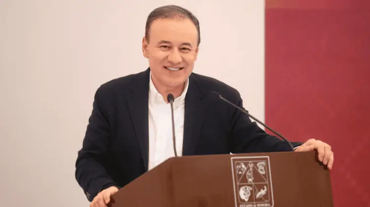 El gobernador de Sonora, Alfonso Durazo, informó de la cirugía a la cual se sometió. (Foto: Cortesía)