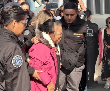 Abuelita sicaria es trasladada al penal de Chalco con sus hijos