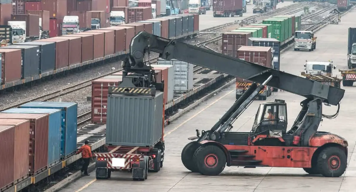 México pierde participación en importaciones de EU por aranceles
