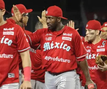 Diablos Rojos reciben sus anillos de campeones en íntima ceremonia
