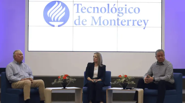 José Antonio Díaz y Luis Antonio Corral fueron los dos panelistas invitados. (Foto: Ramón Munguía)