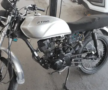 Detienen a hombre con motocicleta robada en la colonia Pimentel