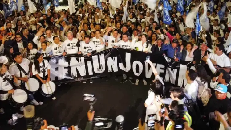 Integrantes del PAN frente a la CNDH. (Foto: Especial / EXPRESO)