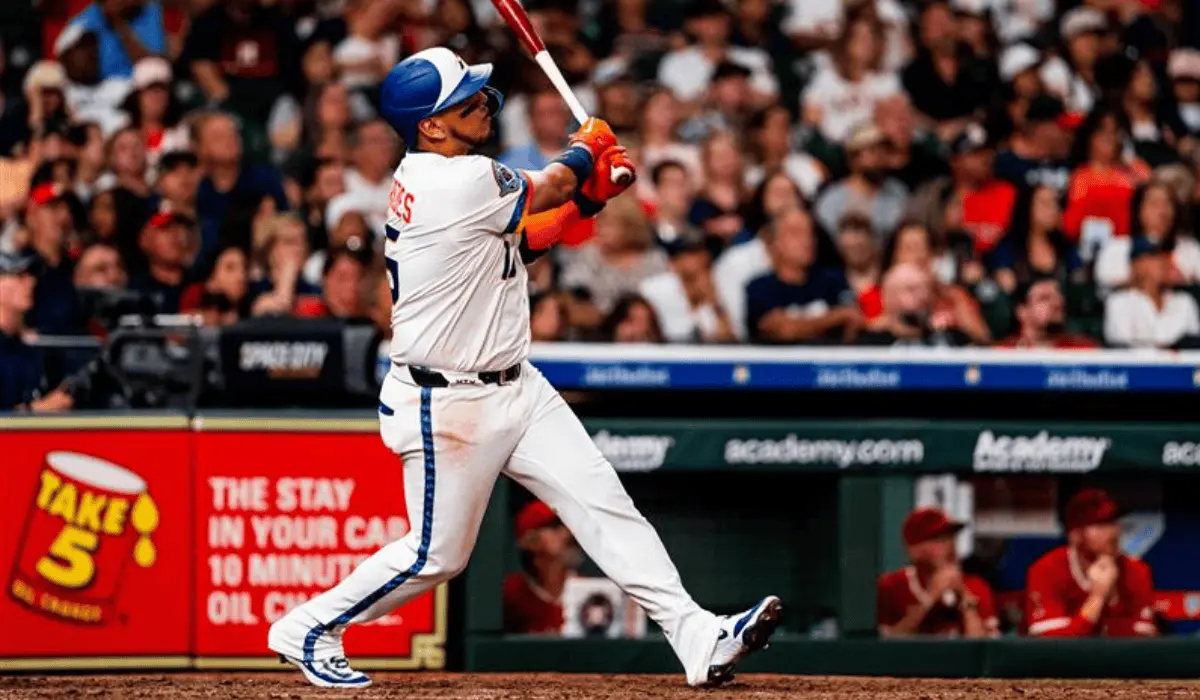 Isaac Paredes conecta cuadrangular por segundo juego consecutivo