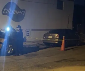 Conductora de aplicación finge robo de auto para evitar pagar renta