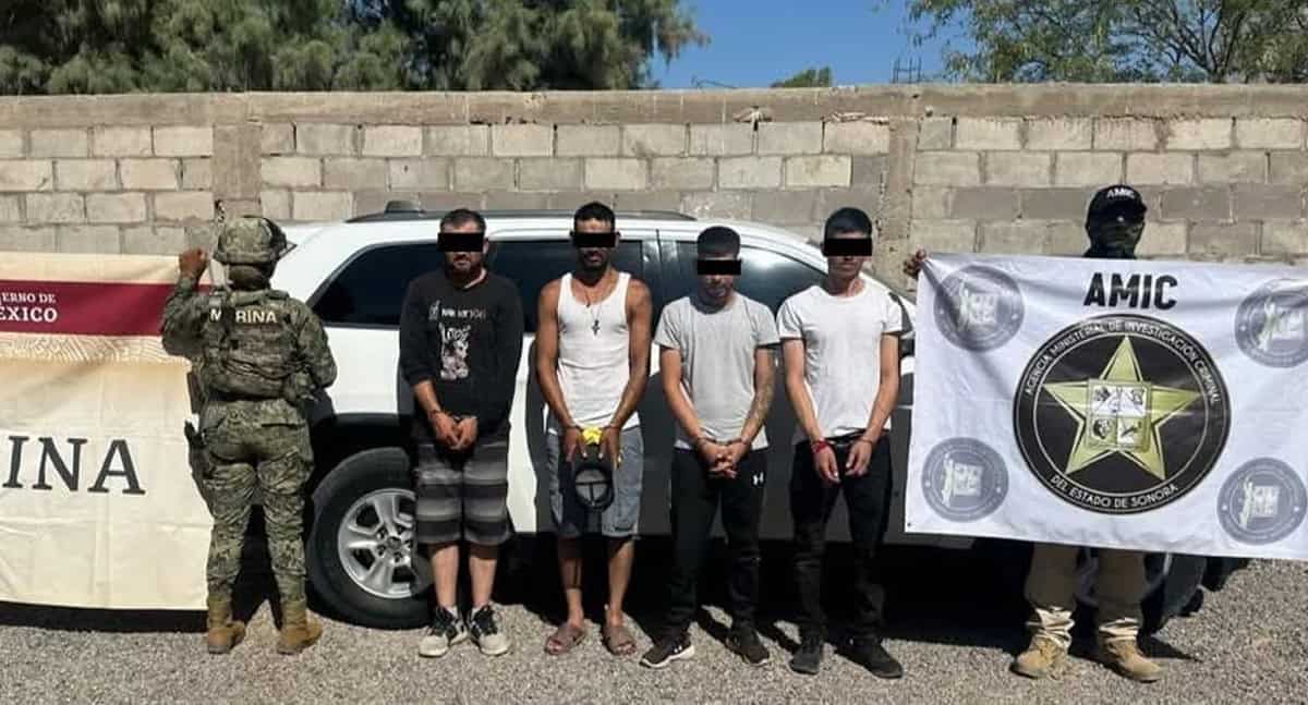 Detienen a cuatro hombres en Altar con vehículo robado y cartuchos calibre