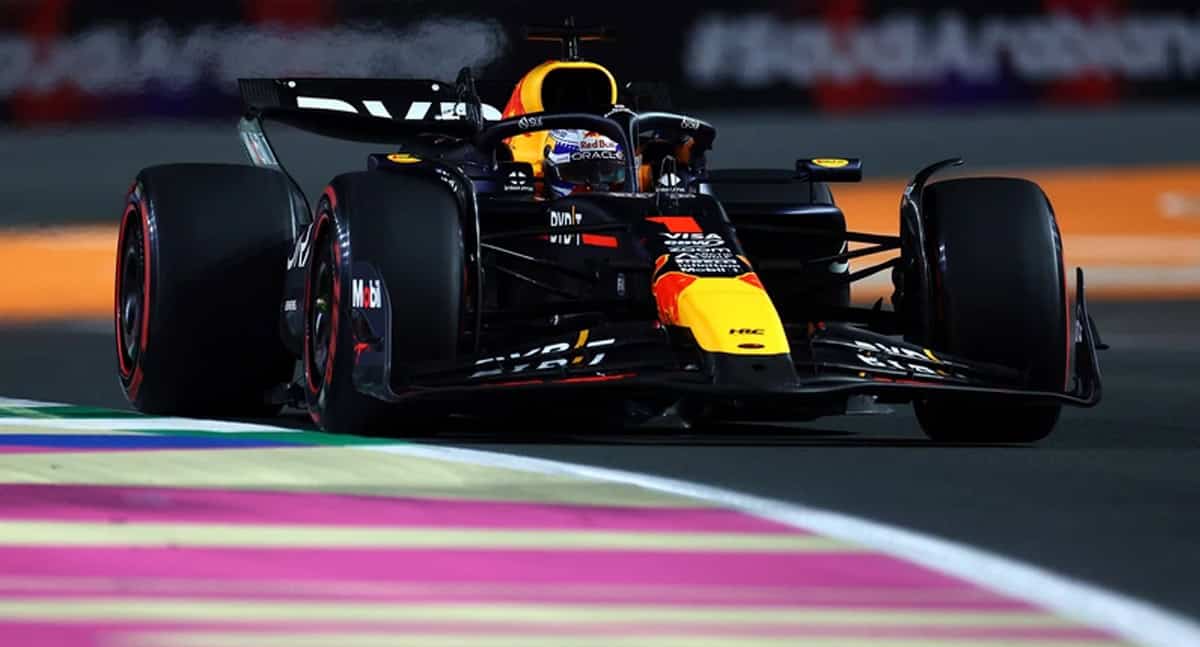 Verstappen logra la pole en Arabia Saudita tras accidente de Lando Norris