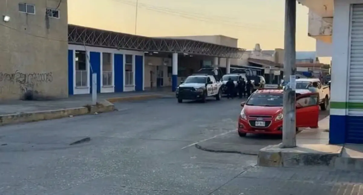 Enfrentamiento en terminal de Oaxaca deja tres muertos y un herido