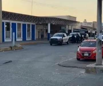 Enfrentamiento en terminal de Oaxaca deja tres muertos y un herido