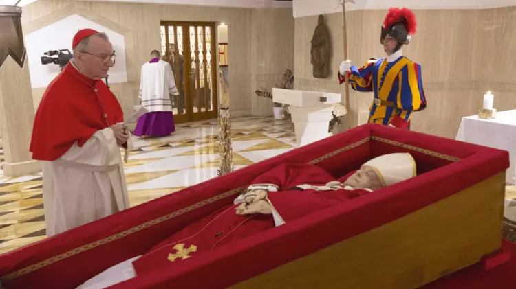 Las fotos corresponden a la constatación de la muerte de Francisco. (Foto: Cortesía Vatican Media)