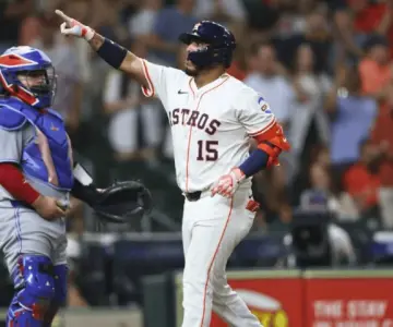 Isaac Paredes conecta su cuarto jonrón de la temporada con los Astros