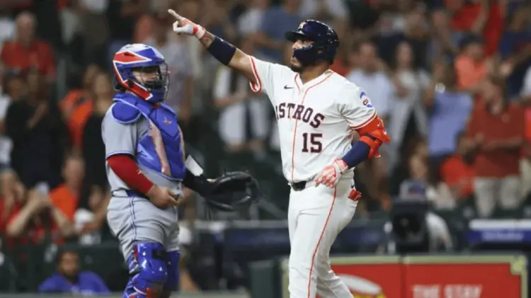 Paredes ganó el duelo de mexicanos ante el catcher Alejandro Kirk. (Foto: Especial)