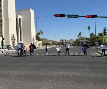 Toman calles en Hermosillo exigiendo justicia por bebé fallecida en Himes