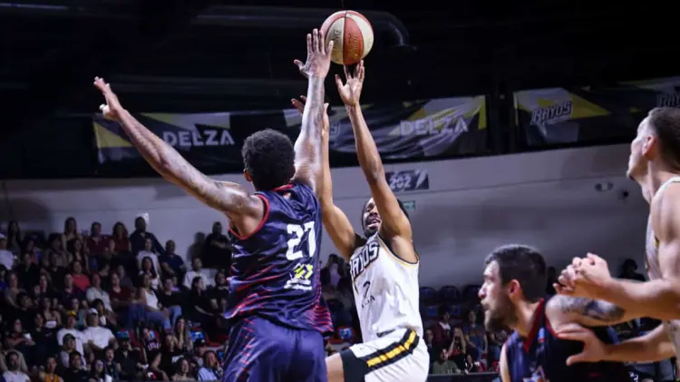 Ostioneros de Guaymas derrotan a Rayos de Hermosillo. (Foto: Cristian Ruíz / EXPRESO)