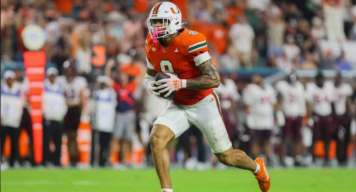Los Seahawks de Seattle seleccionan a Elijah Arroyo