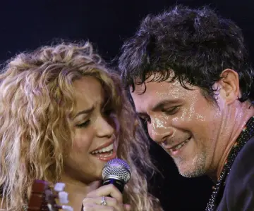 Shakira y Alejandro Sanz cantarán juntos La Tortura en Charlotte