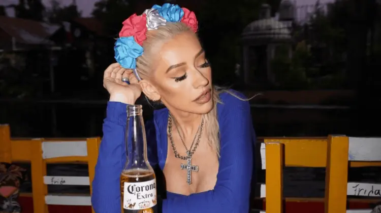 Christina Aguilar tuvo la experiencia completa en Xochimilco. (Foto: Especial/EXPRESO)