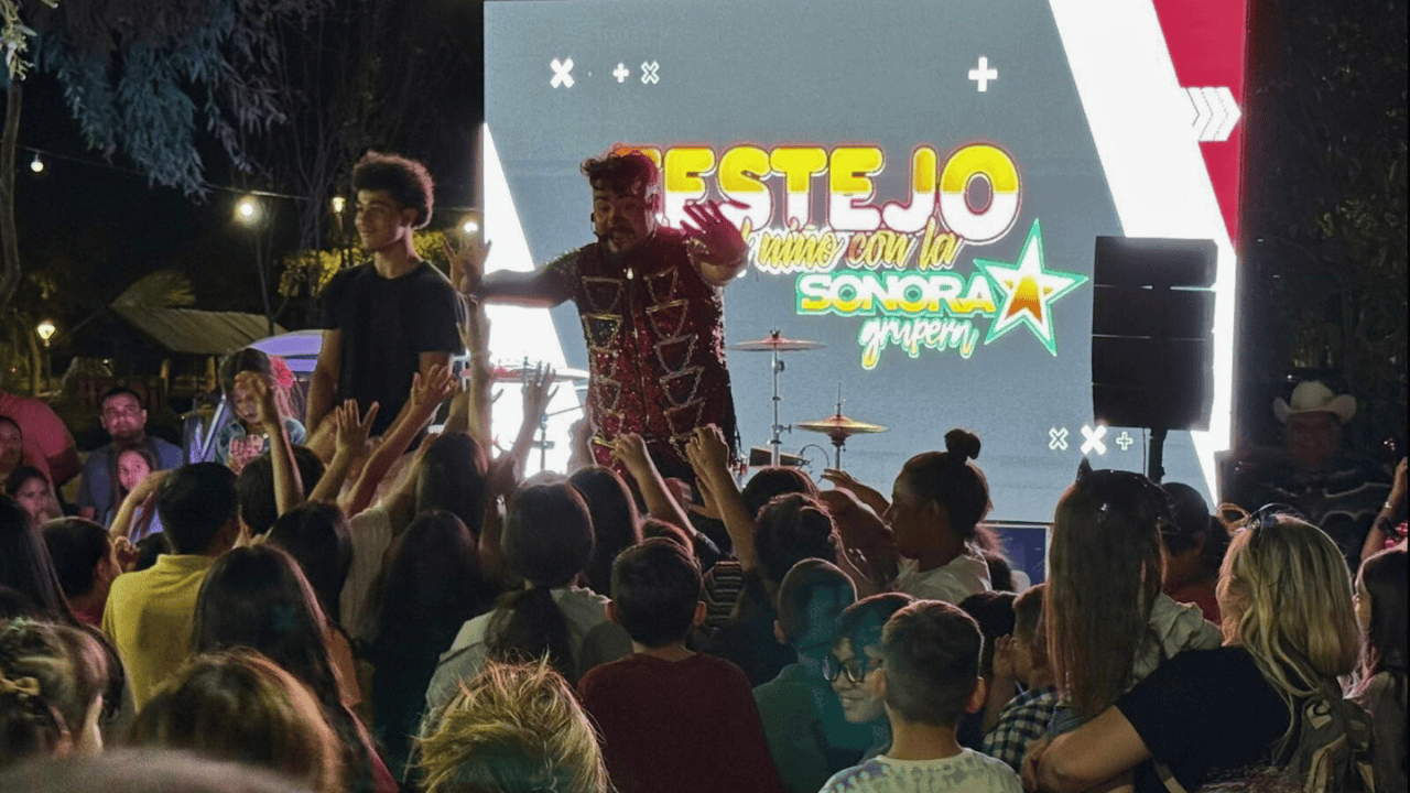 Sonora Grupera celebra en grande el Día del Niño en Ciudad Obregón