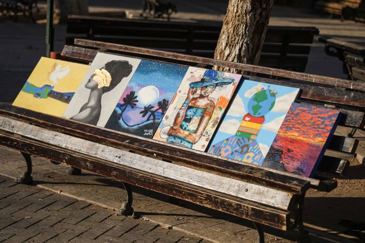 Sofía crea un mundo de sueños y colores a través del arte