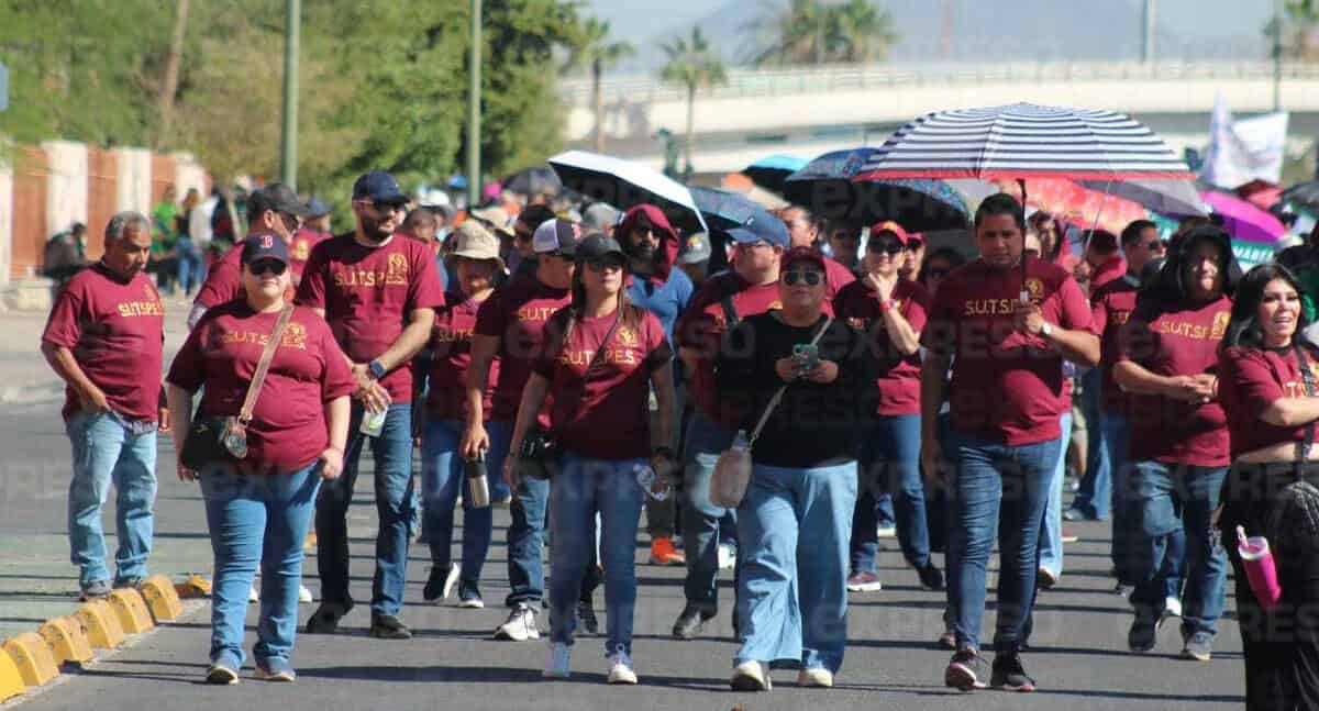 Desfile del 1 de mayo en Hermosillo reúne a más de 30 mil trabajadores
