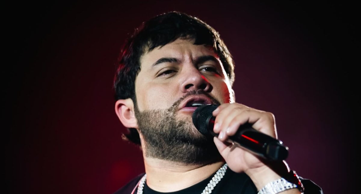 Luis R. Conriquez habla sobre la noche en que volaron sillas