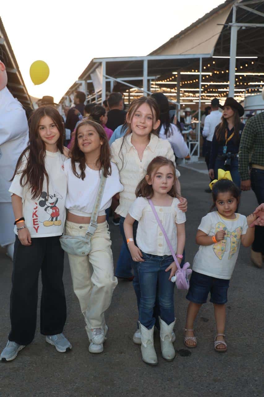Familias forman parte del primer día de la ExpoGan 2025