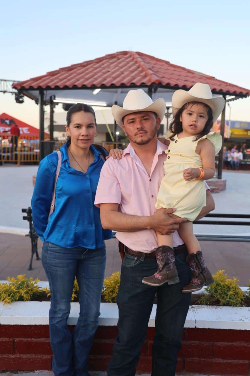 Familias forman parte del primer día de la ExpoGan 2025