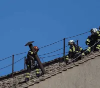 Instalan la chimenea en la Capilla Sixtina para la elección del nuevo Papa