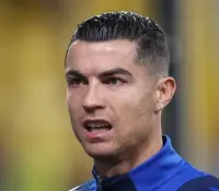 Canelo peleará en Arabia y espera a Cristiano Ronaldo en la arena
