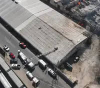 Sofocan fuerte incendio en bodegas en Hermosillo