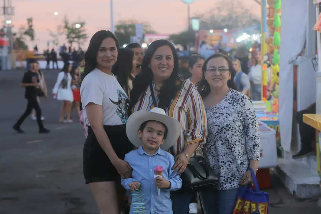 Disfrutan del segundo día de la ExpoGan Sonora 2025