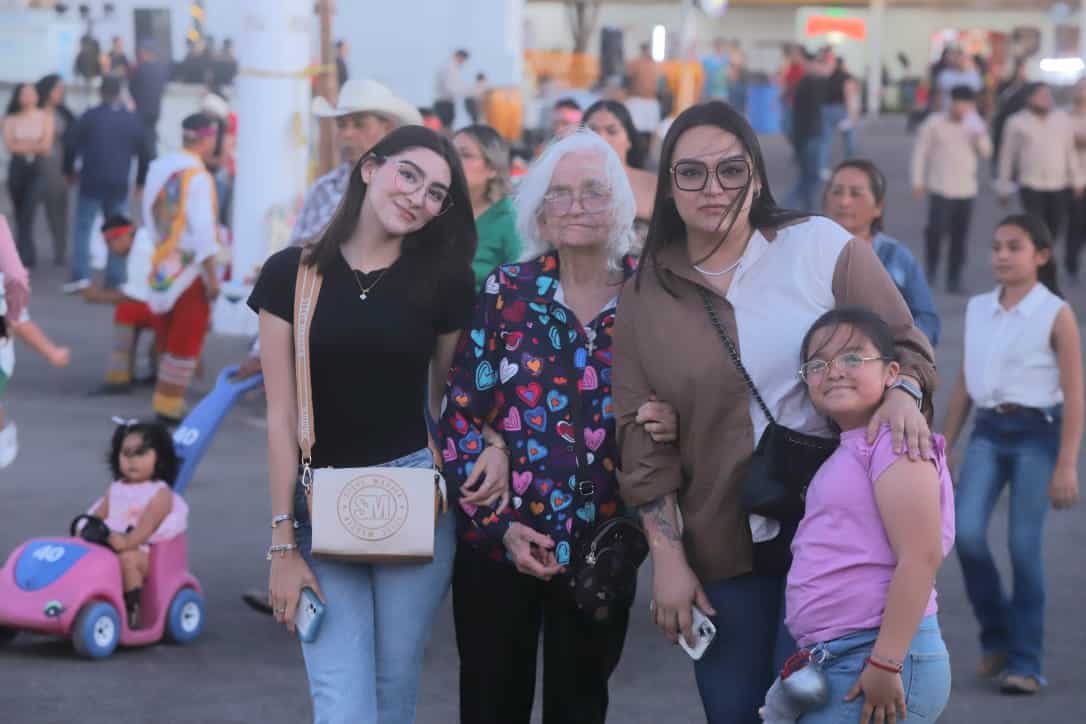 Disfrutan del segundo día de la ExpoGan Sonora 2025