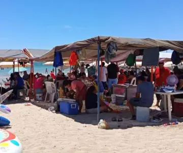 Buena afluencia de visitantes registra Playa Miramar