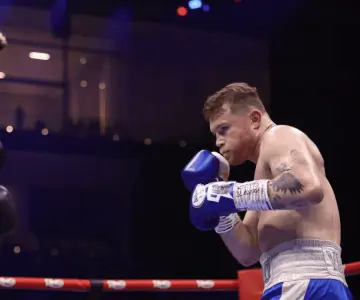 Scull se disculpa con Canelo tras su pelea, revela el campeón mexicano