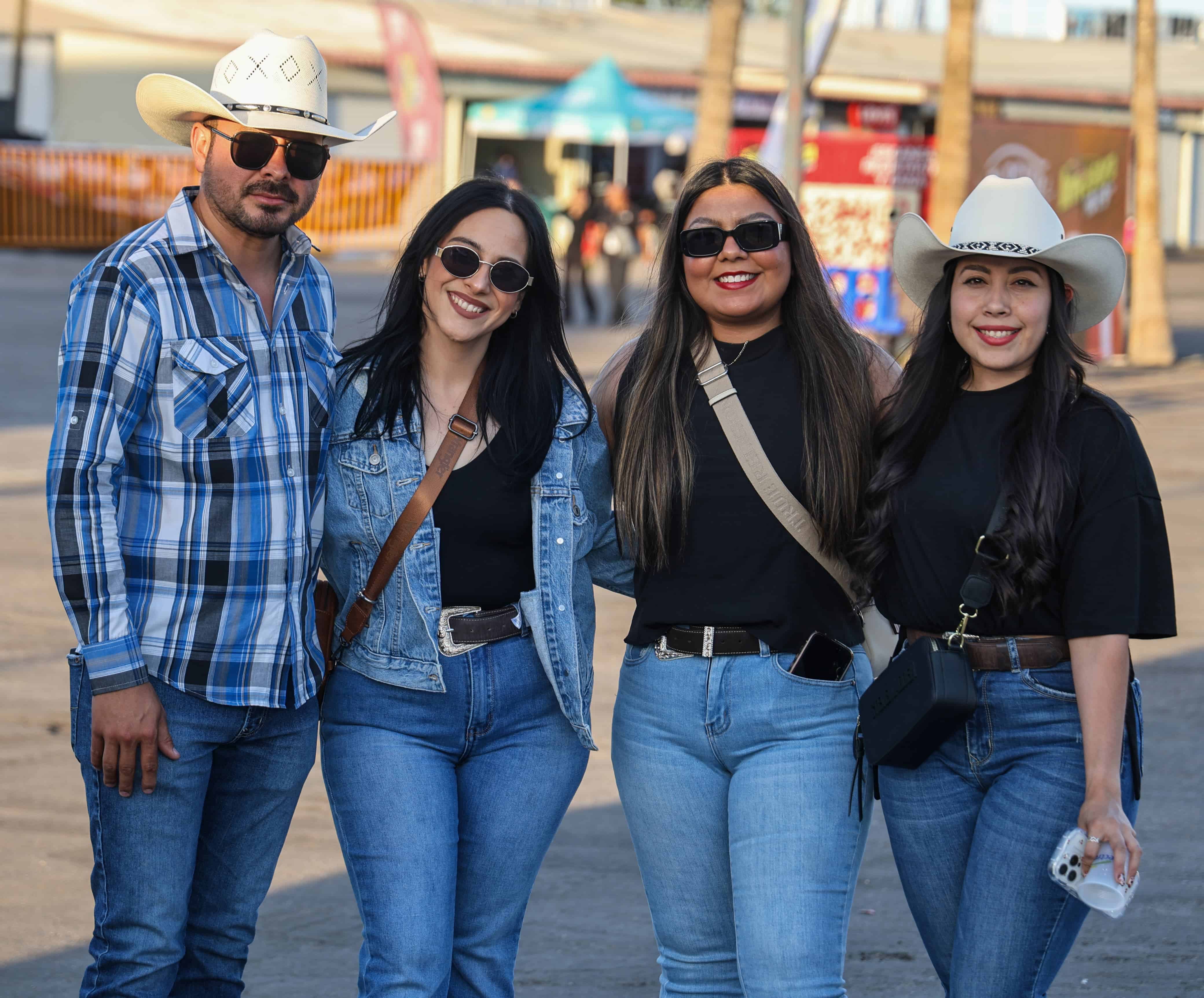 Aprovechan puente largo para disfrutar de la Expogan Sonora