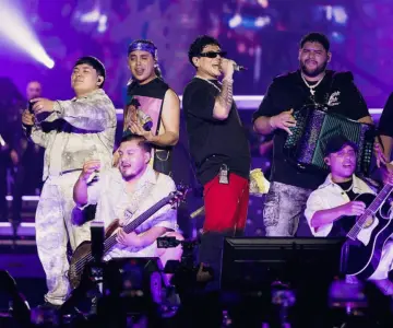 Eduin Caz explota contra su público por pedirle cantar corridos