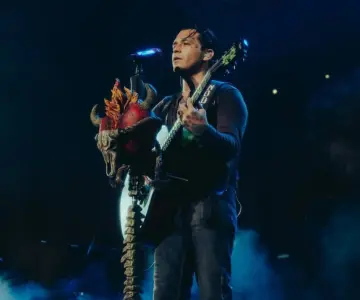 Nodal apoya iniciativa México canta y pide canciones enfocadas en el amor