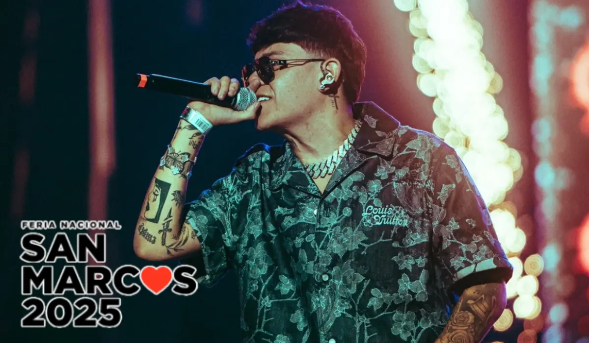 Le apagan el micrófono a Junior H en FNSM por cantar narcocorrido