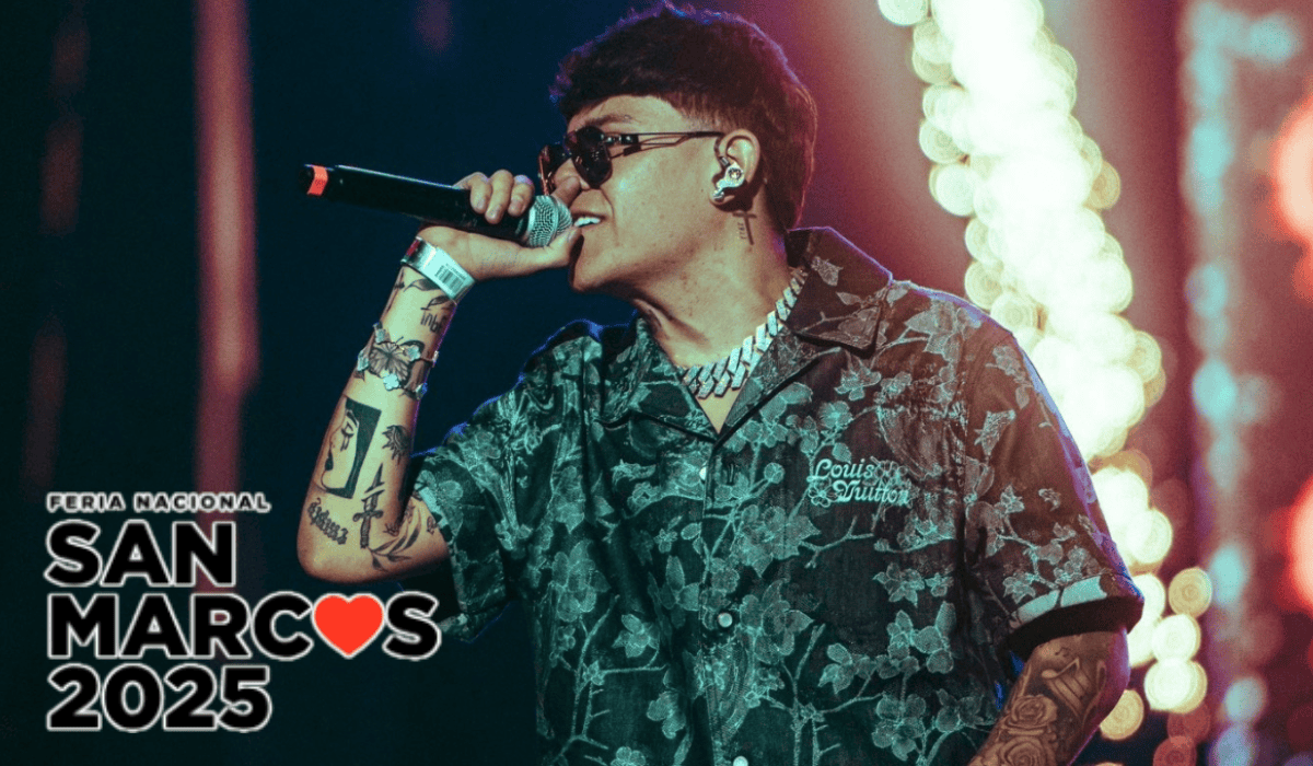 Le apagan el micrófono a Junior H en FNSM por cantar narcocorrido