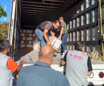 Boletas de elección judicial llegan a instalaciones de INE en Guaymas
