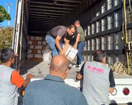 Boletas de elección judicial llegan a instalaciones de INE en Guaymas