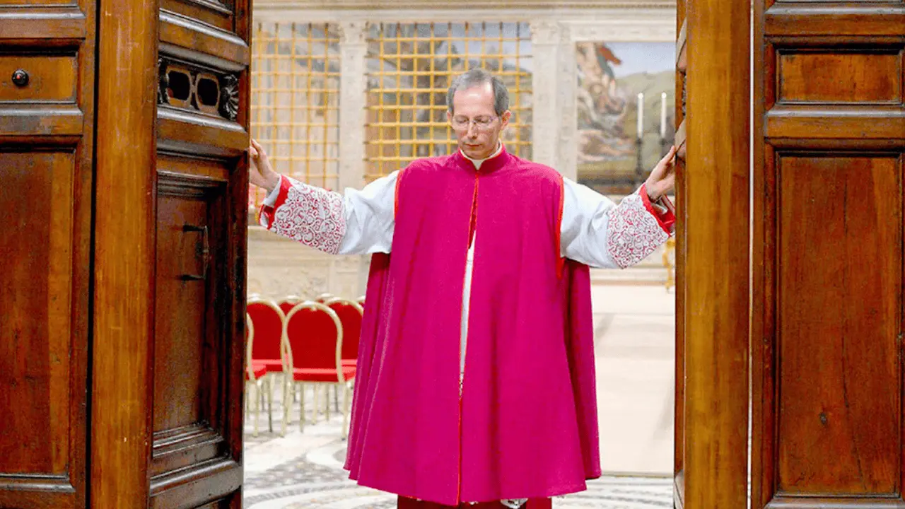 Segunda jornada de votación en el Vaticano tras primera fumata negra