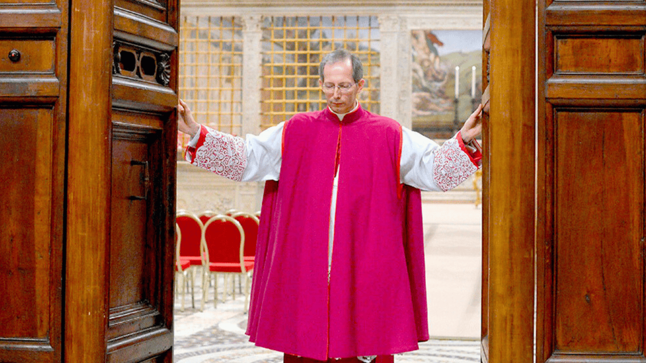 Segunda jornada de votación en el Vaticano tras primera fumata negra